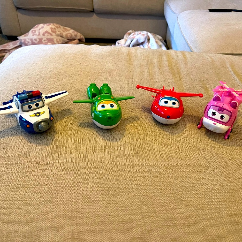4 Super Wings transformer toys